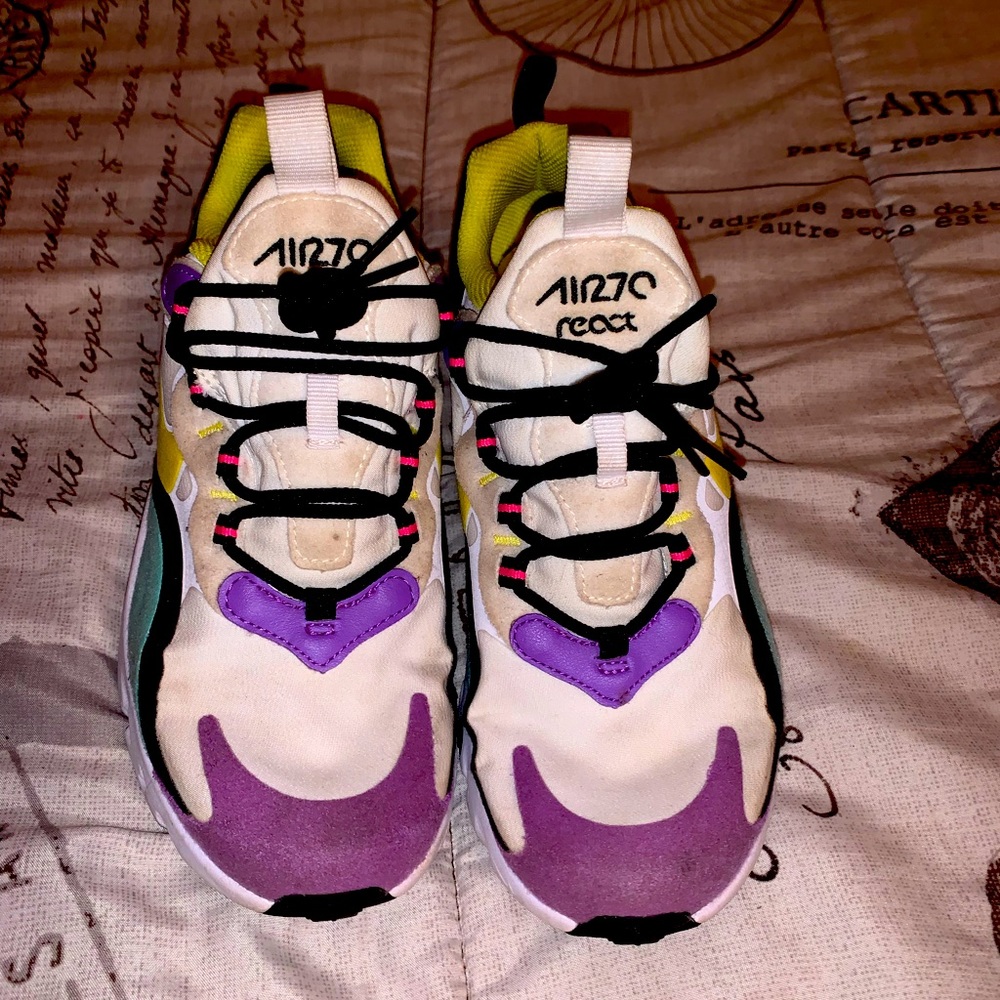Nike air 270s